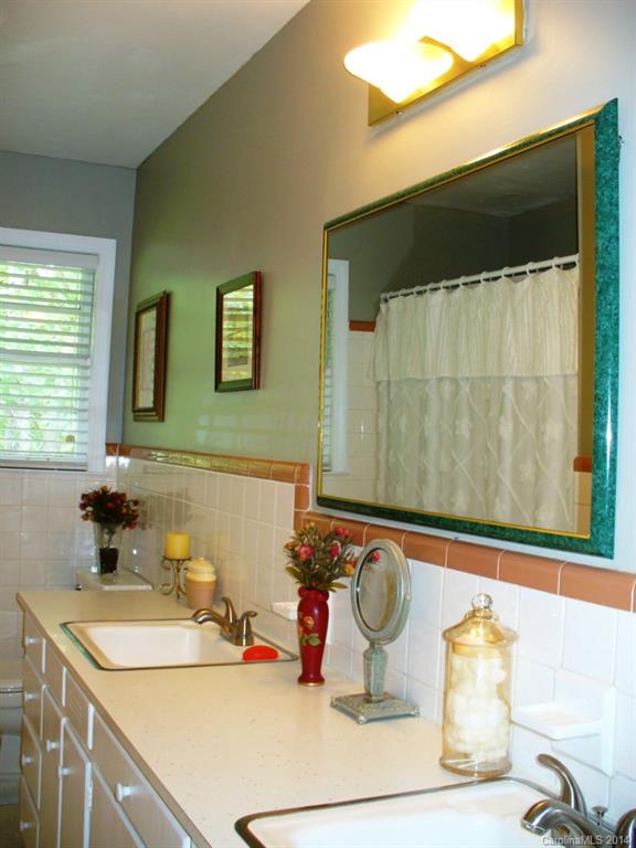 427 Boyce Road Charlotte, NC 28211 - Photo 18 of 24 Gallery Image 18