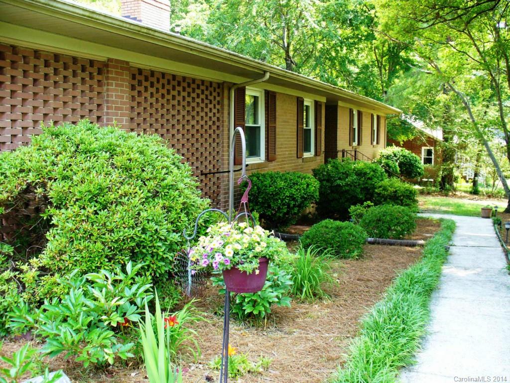 427 Boyce Road Charlotte, NC 28211 - Photo 3 of 24 Gallery Image 3