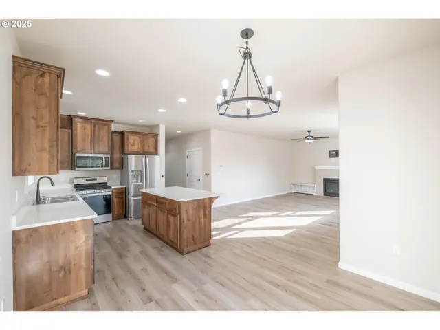 $535,000 | 383 Northwest Denton Avenue, Dallas, OR 97338