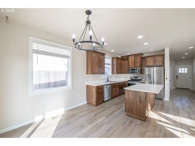 $535,000 | 383 Northwest Denton Avenue, Dallas, OR 97338