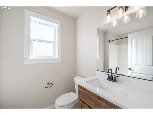 $535,000 | 383 Northwest Denton Avenue, Dallas, OR 97338