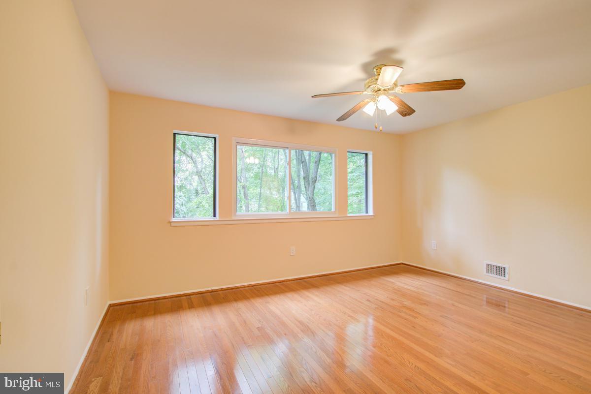 14813 Stonegate Terrace Silver Spring, MD 20905 - Photo 19 of 42 Gallery Image 19