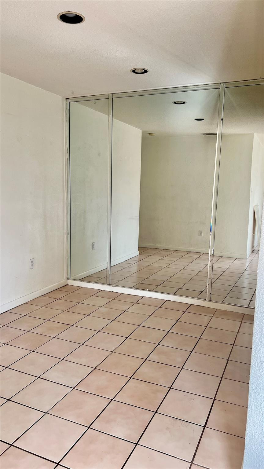 225 Southwest 7th Street, Unit 3 Boca Raton, FL 33432 - Photo 4 of 17 Photo 4