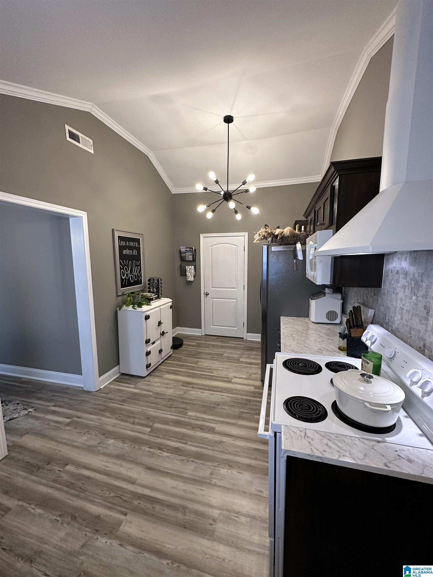 1203 3rd Street Southwest Cullman, AL 35055 - Photo 4 of 20
