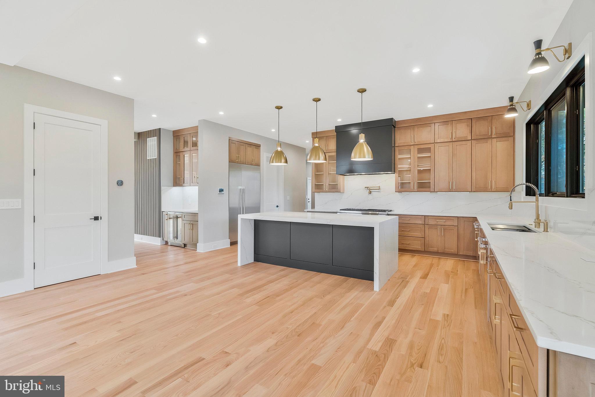 1907 Foxhall Road McLean, VA 22101 - Photo 22 of 100 Designer wood cabinets