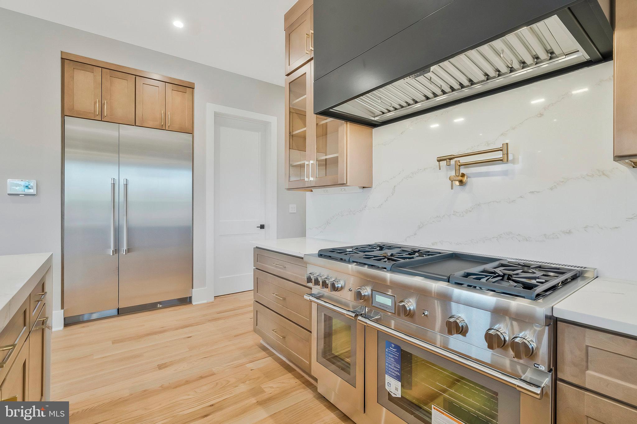 1907 Foxhall Road McLean, VA 22101 - Photo 25 of 100 Stainless steel Thermador appliances