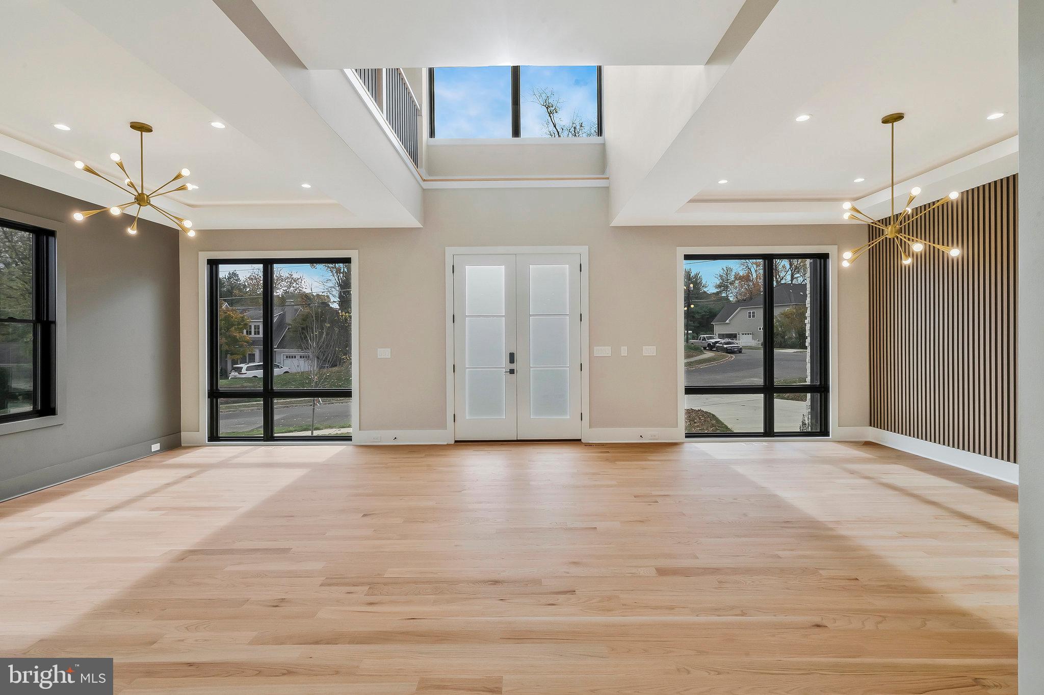 1907 Foxhall Road McLean, VA 22101 - Photo 3 of 100 2 - story entry foyer