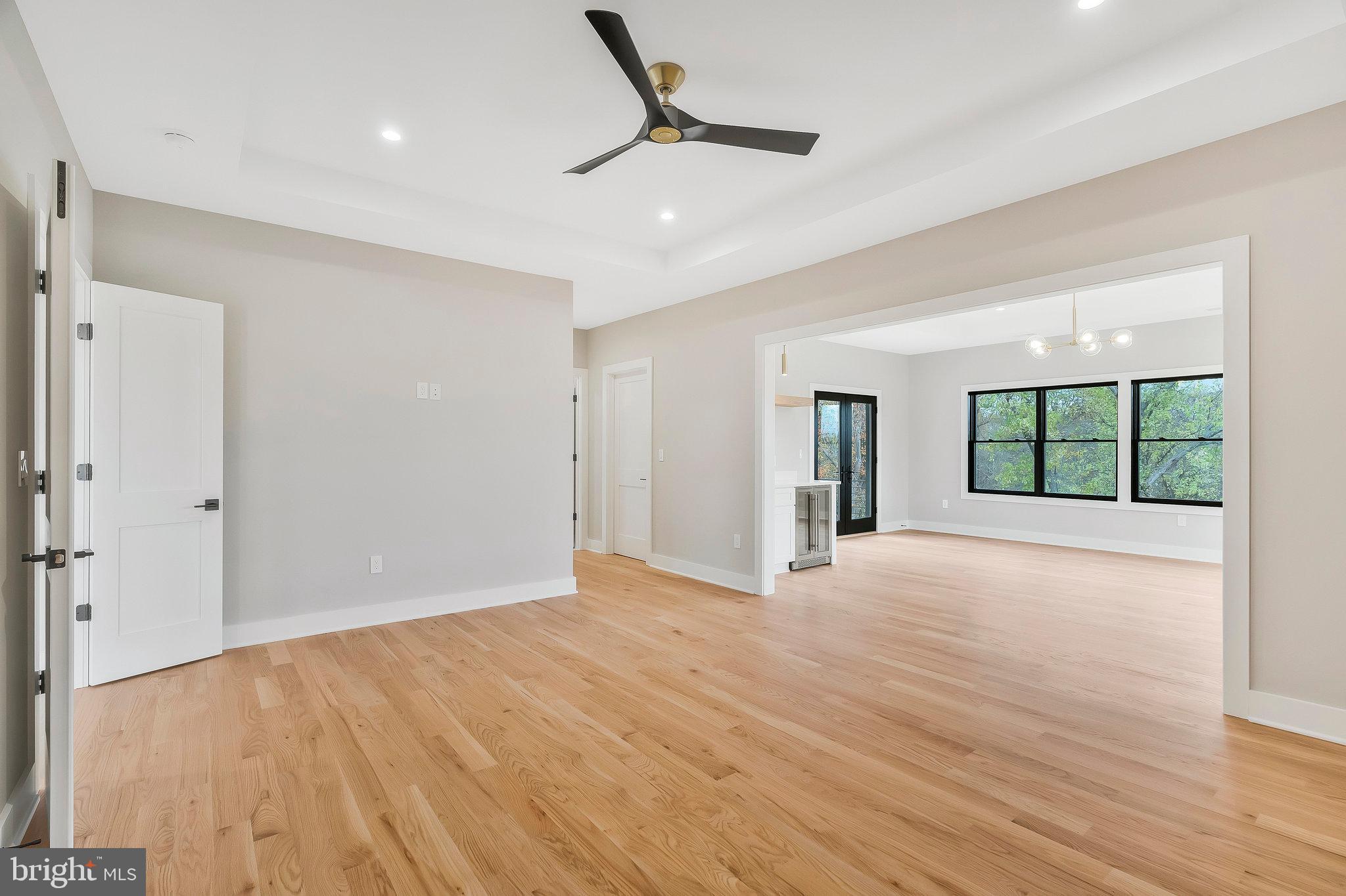 1907 Foxhall Road McLean, VA 22101 - Photo 38 of 100 Large bedroom with a separate seating area