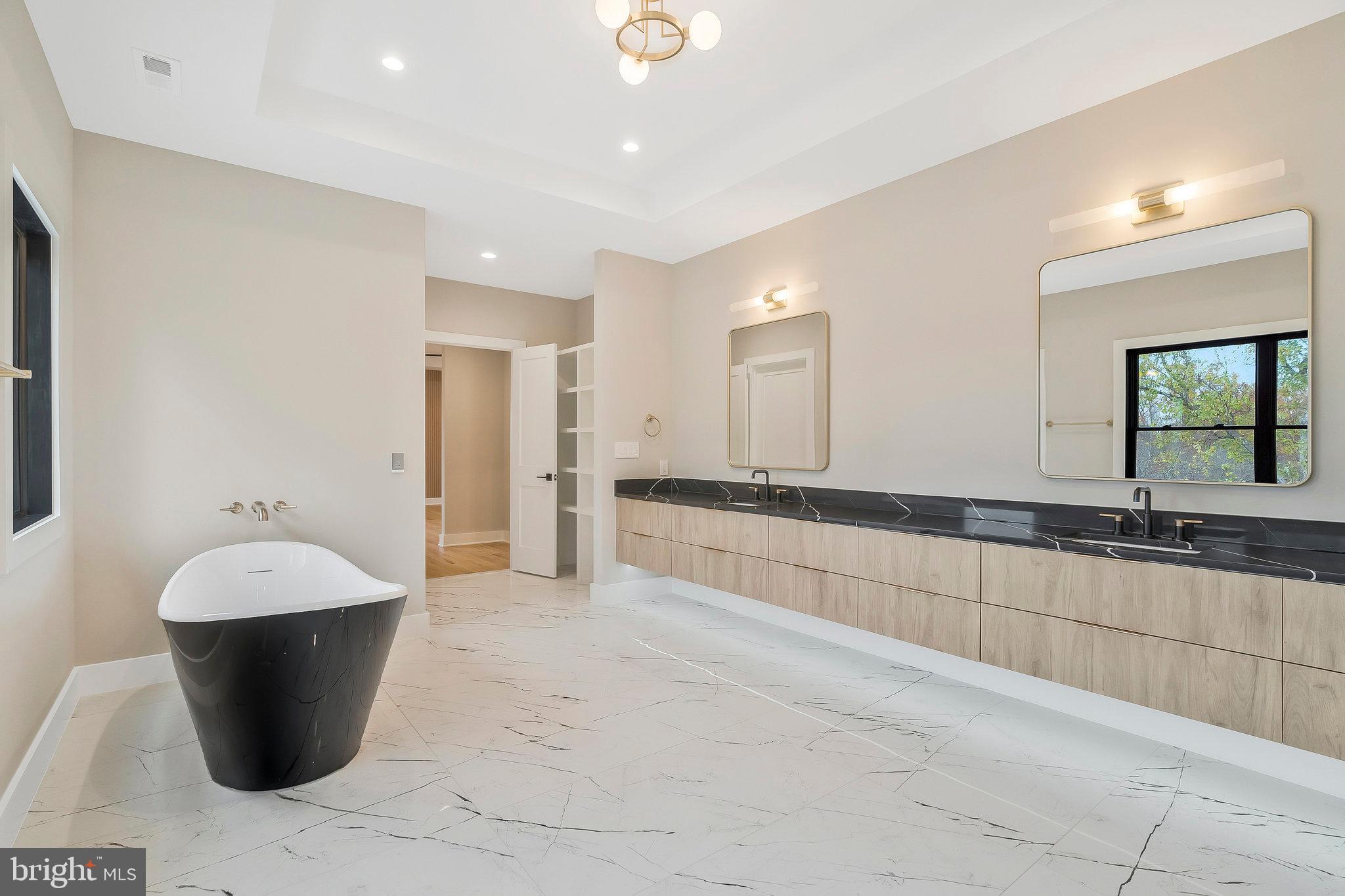 1907 Foxhall Road McLean, VA 22101 - Photo 42 of 100 Electric towel warmer rack