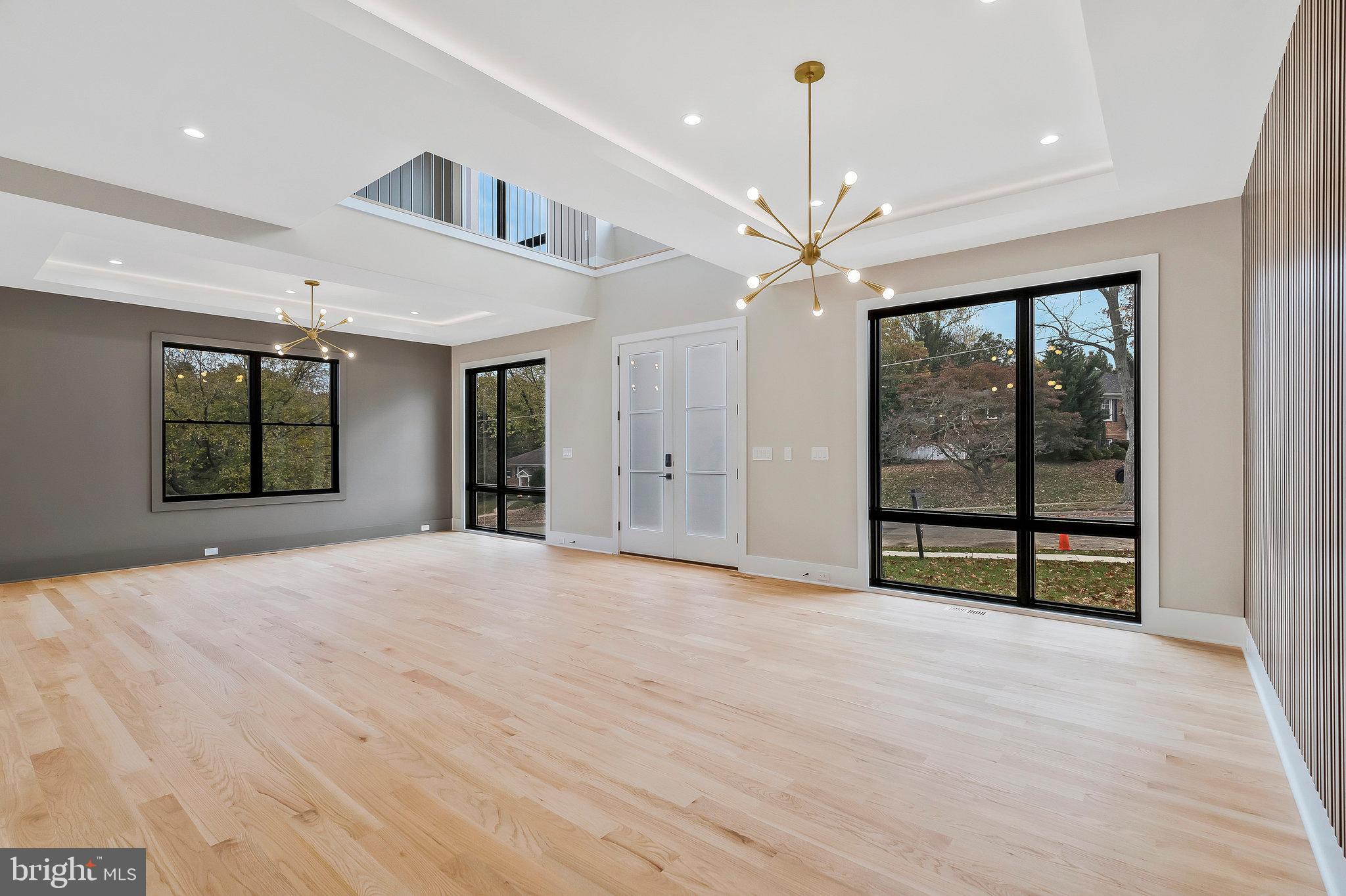 1907 Foxhall Road McLean, VA 22101 - Photo 6 of 100 2 - story entry foyer