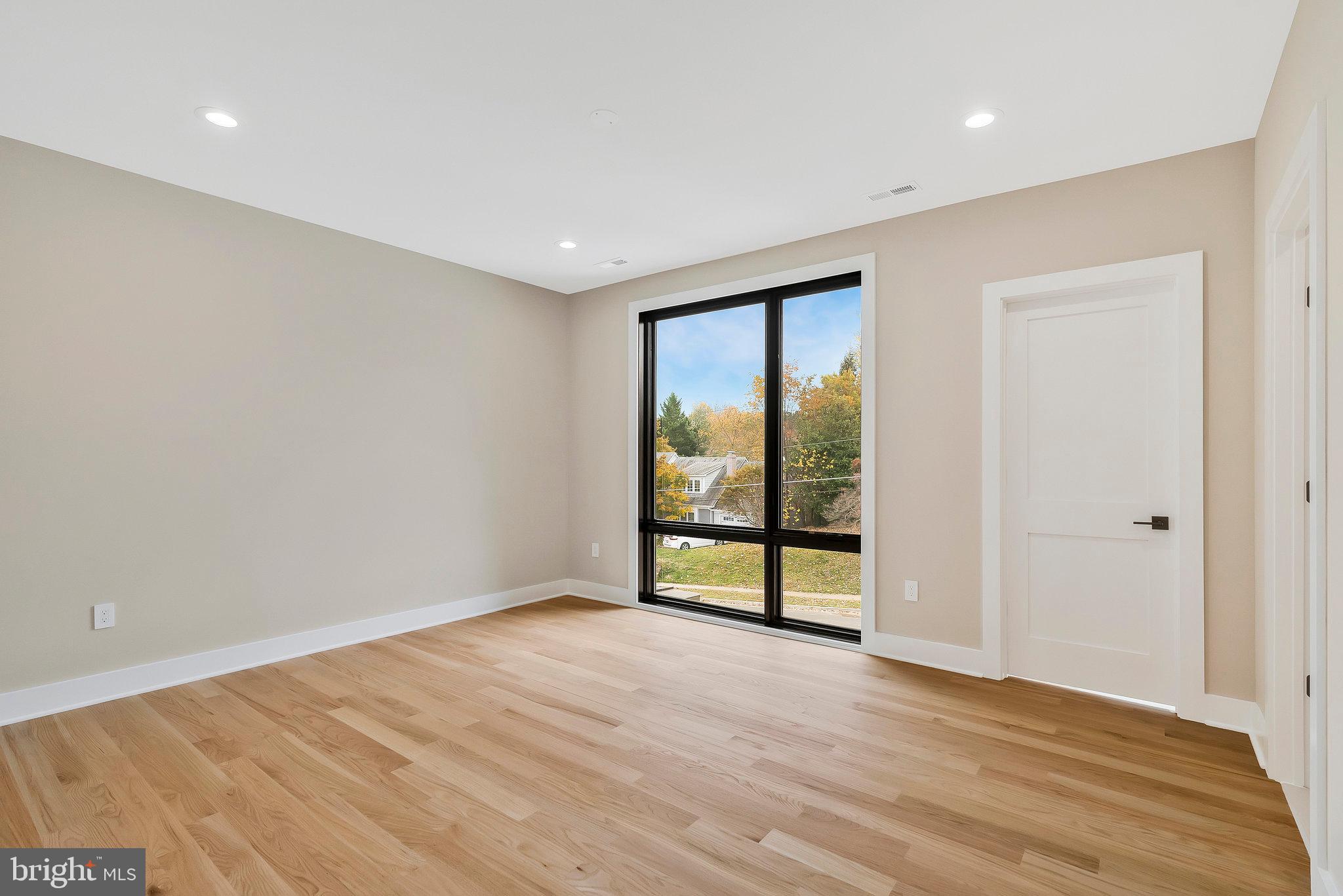 1907 Foxhall Road McLean, VA 22101 - Photo 67 of 100 Bedroom with full bathroom and walk-in closet