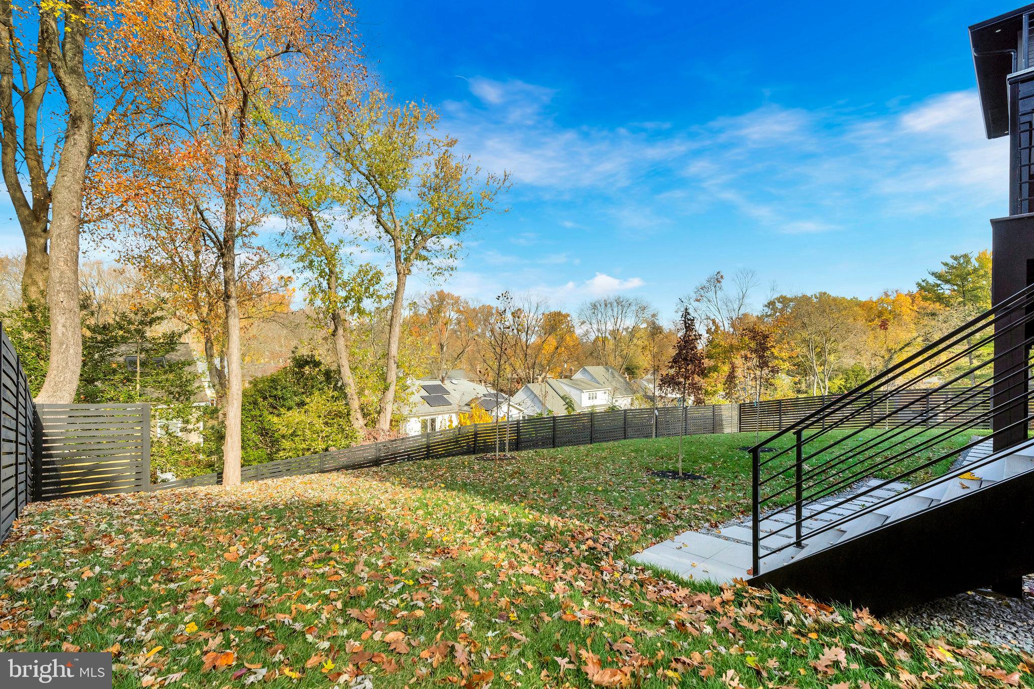 1907 Foxhall Road McLean, VA 22101 - Photo 90 of 100 Spacious backyard