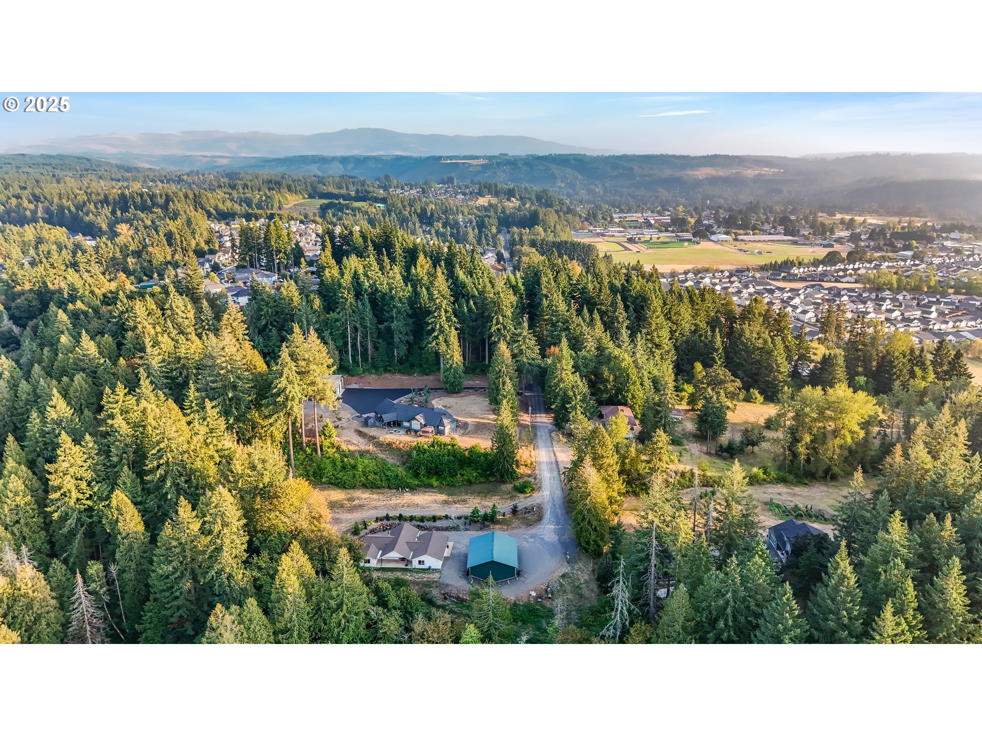 30076 Southeast Cemetery Road Estacada, OR 97023 - Photo 37 of 38 a view of city and mountain