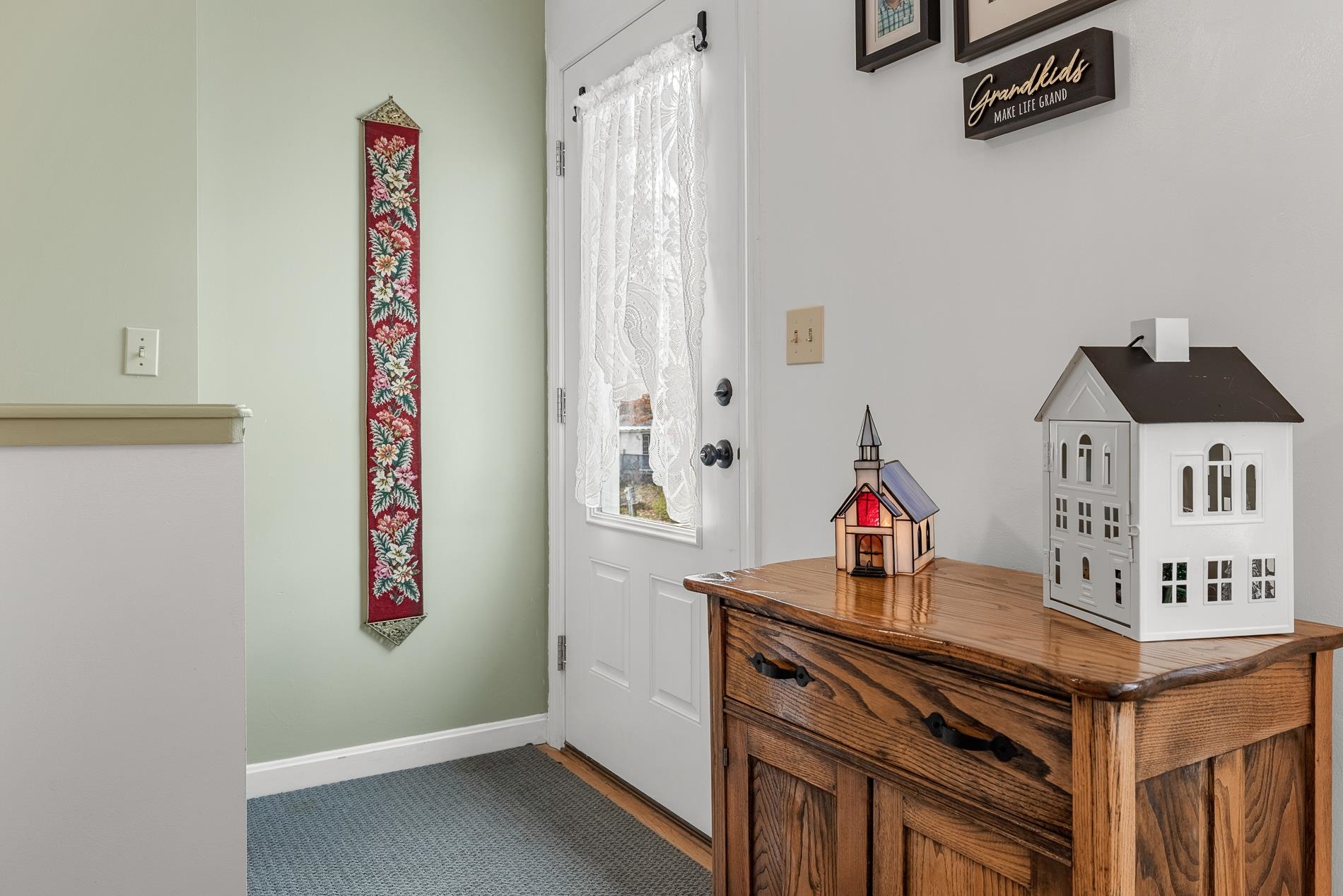 89 Truell Road Hartford, VT 05001 - Photo 3 of 38 Gallery Image 3