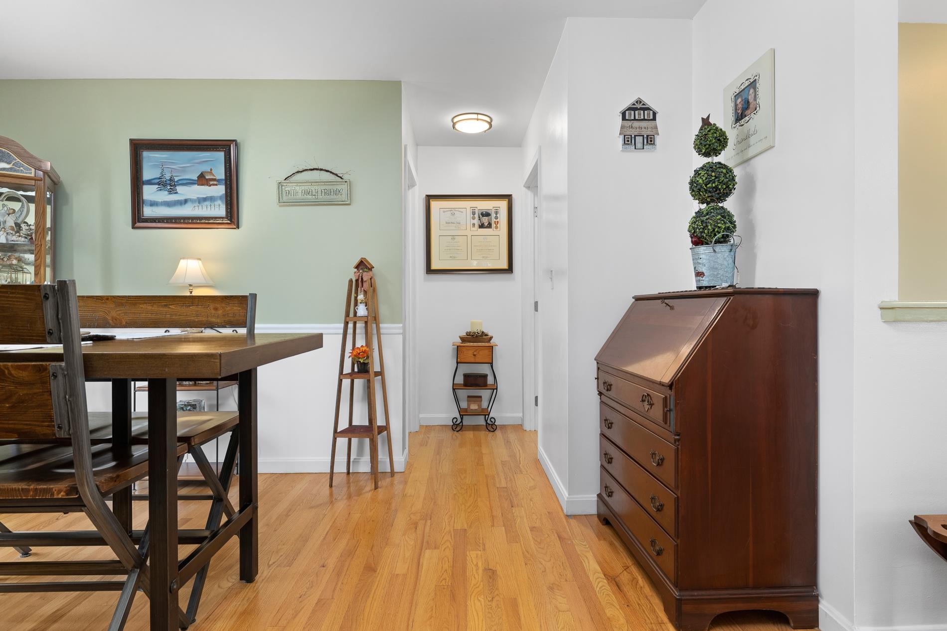 89 Truell Road Hartford, VT 05001 - Photo 8 of 38 Gallery Image 8