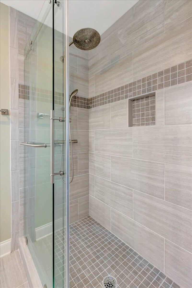 704 Hurricane Creek Road Chattanooga, TN 37421 - Photo 16 of 35 Master Shower