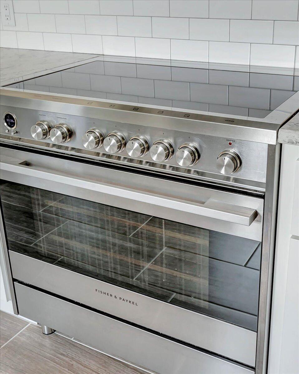 704 Hurricane Creek Road Chattanooga, TN 37421 - Photo 10 of 35 Fisher & Paykel Electric Range