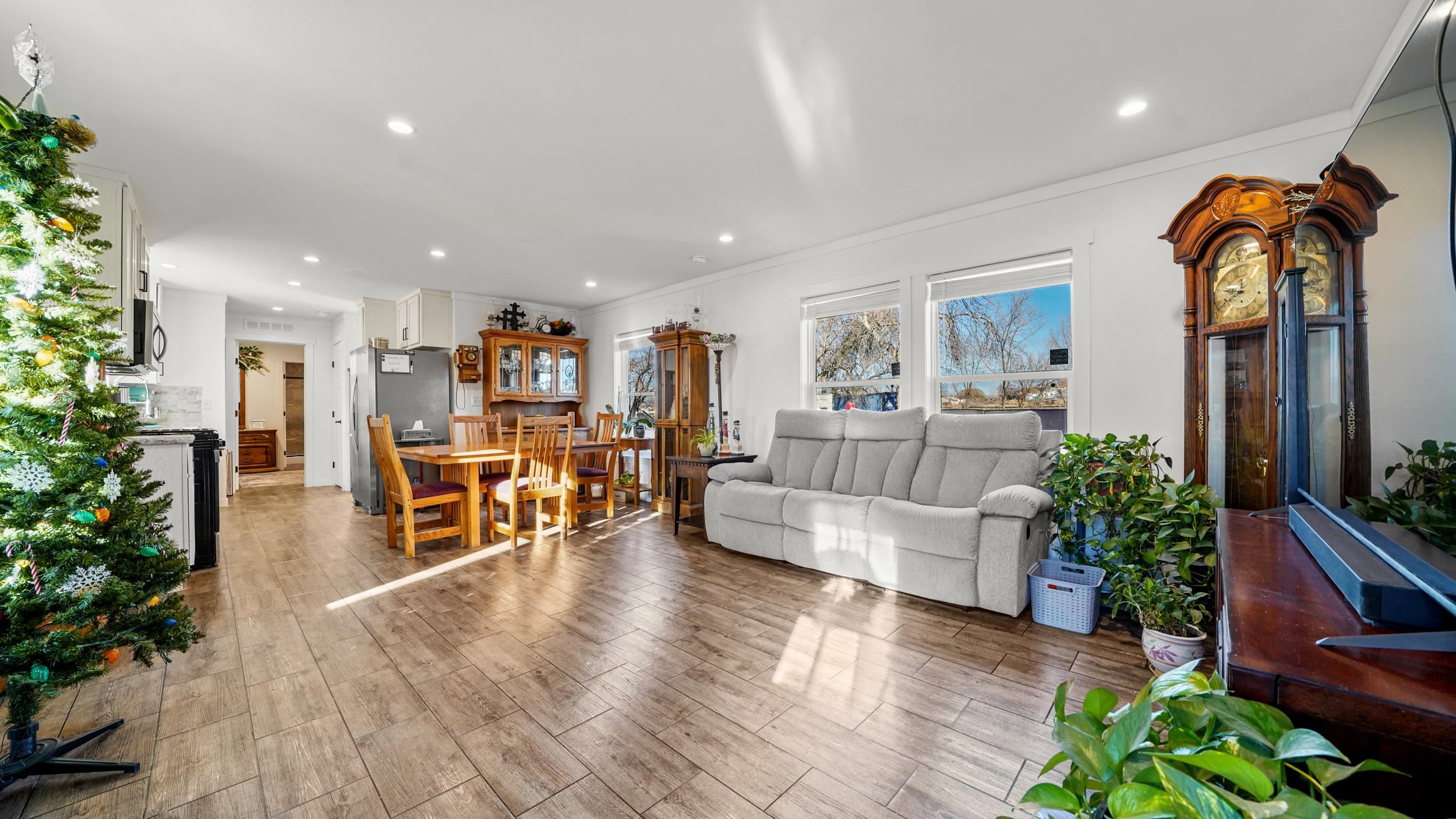 1296 M M 1/4 Road Loma, CO 81524 - Photo 8 of 30 a living room with furniture and wooden floor