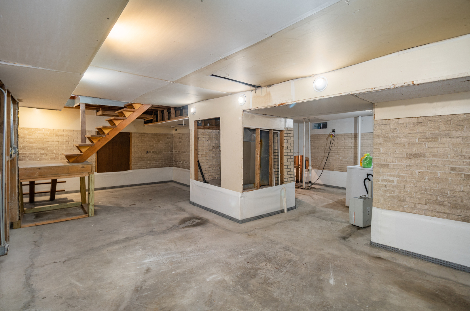 818 Clinton Street Lockport, IL 60441 - Photo 19 of 23 a view of a hallway with seating area