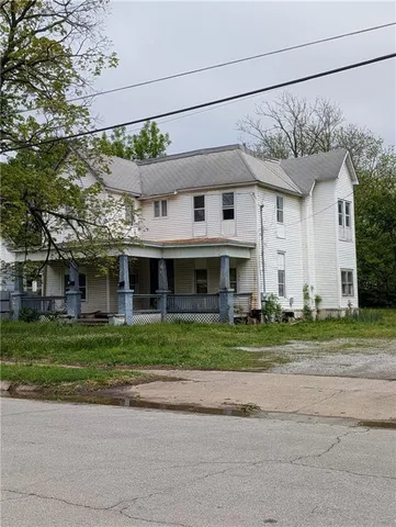 $15,000 | 528 North Washington Street, Nevada, MO 64772