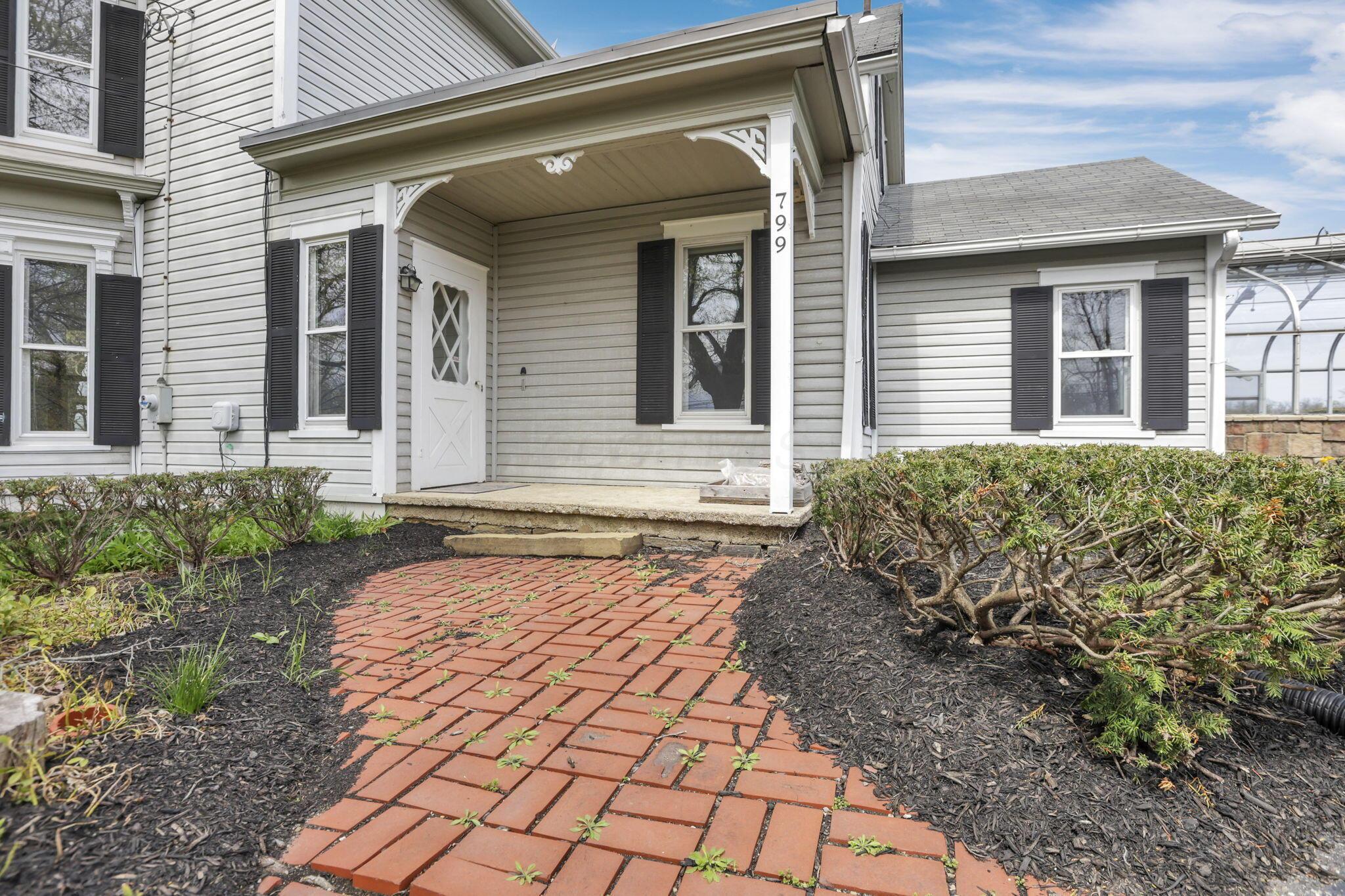799 James Road Granville, OH 43023 - Photo 9 of 106