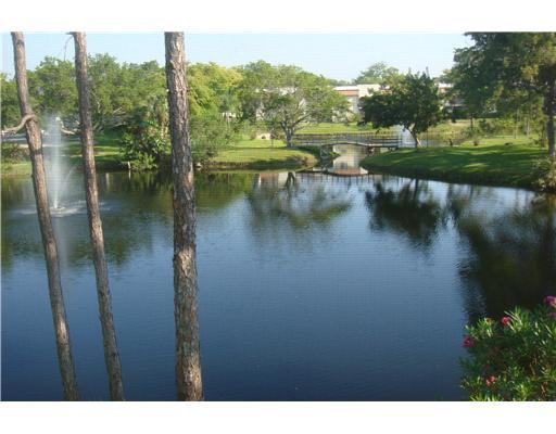 924 Southwest 9th St Circle, Unit 203 Boca Raton, FL 33486 - Photo 1 of 4 Primary Photo