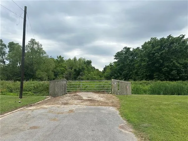 $500,000 | 3201 Kelly Road, St. Bernard, LA 70085