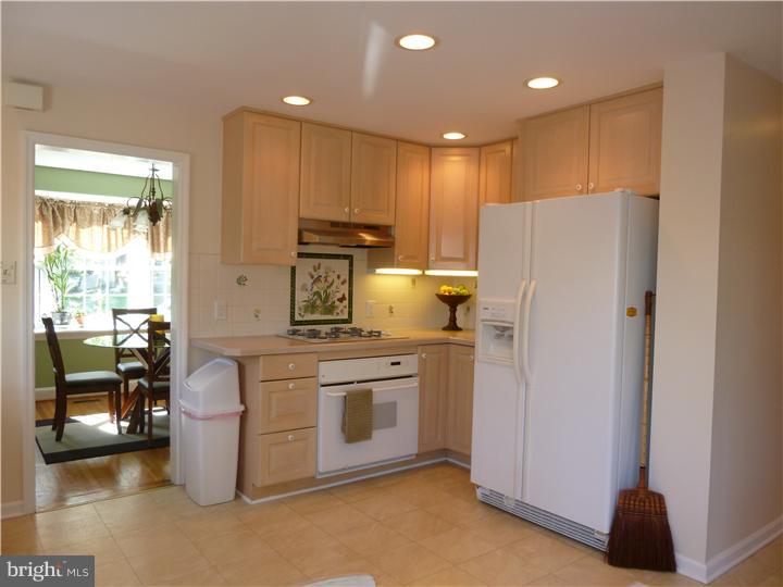 218 Wickford Road Havertown, PA 19083 - Photo 8 of 22 Kitchen