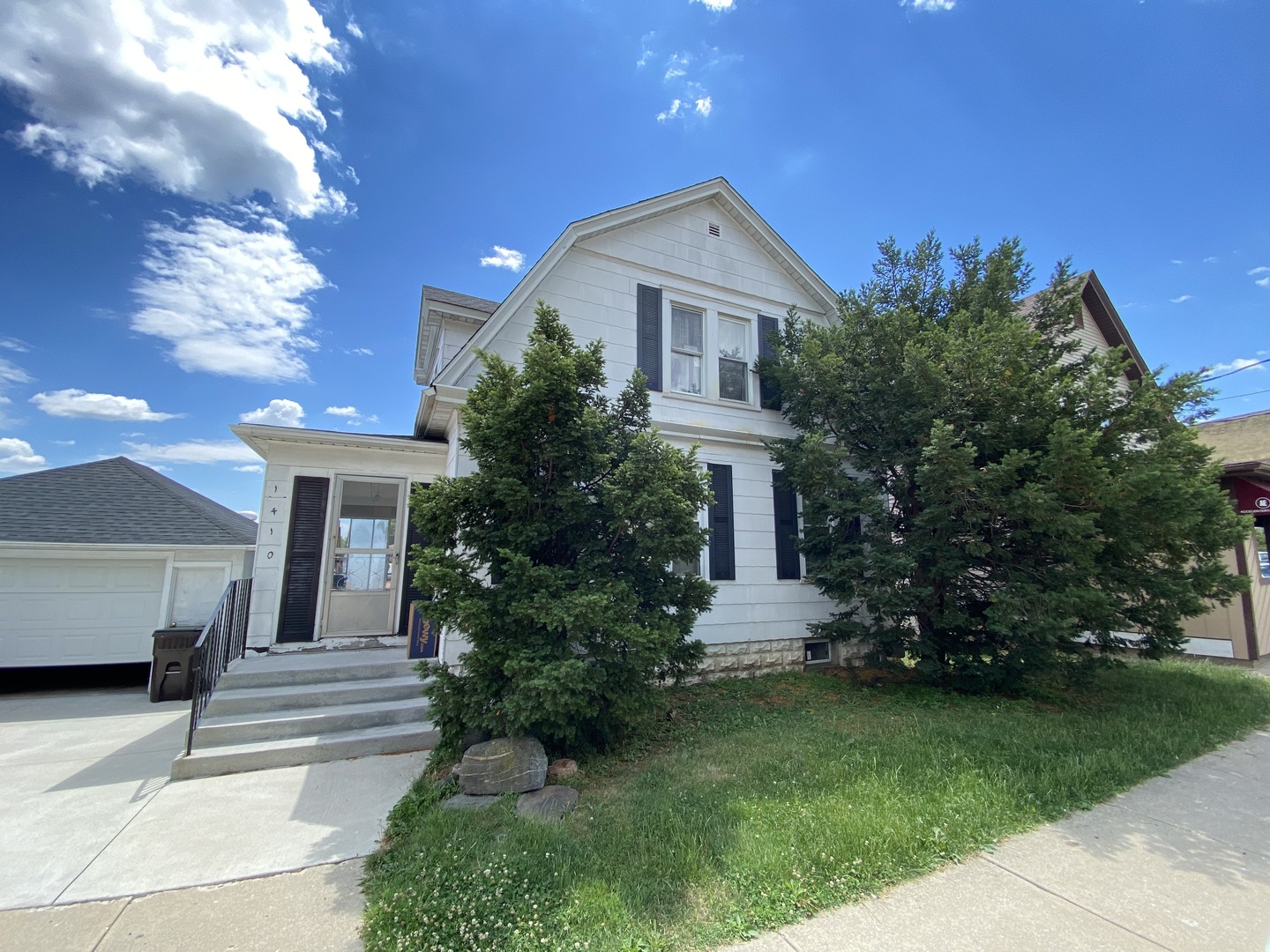 1410 Riverside Drive McHenry, IL 60050 - Photo 1 of 4 Gallery Image 1