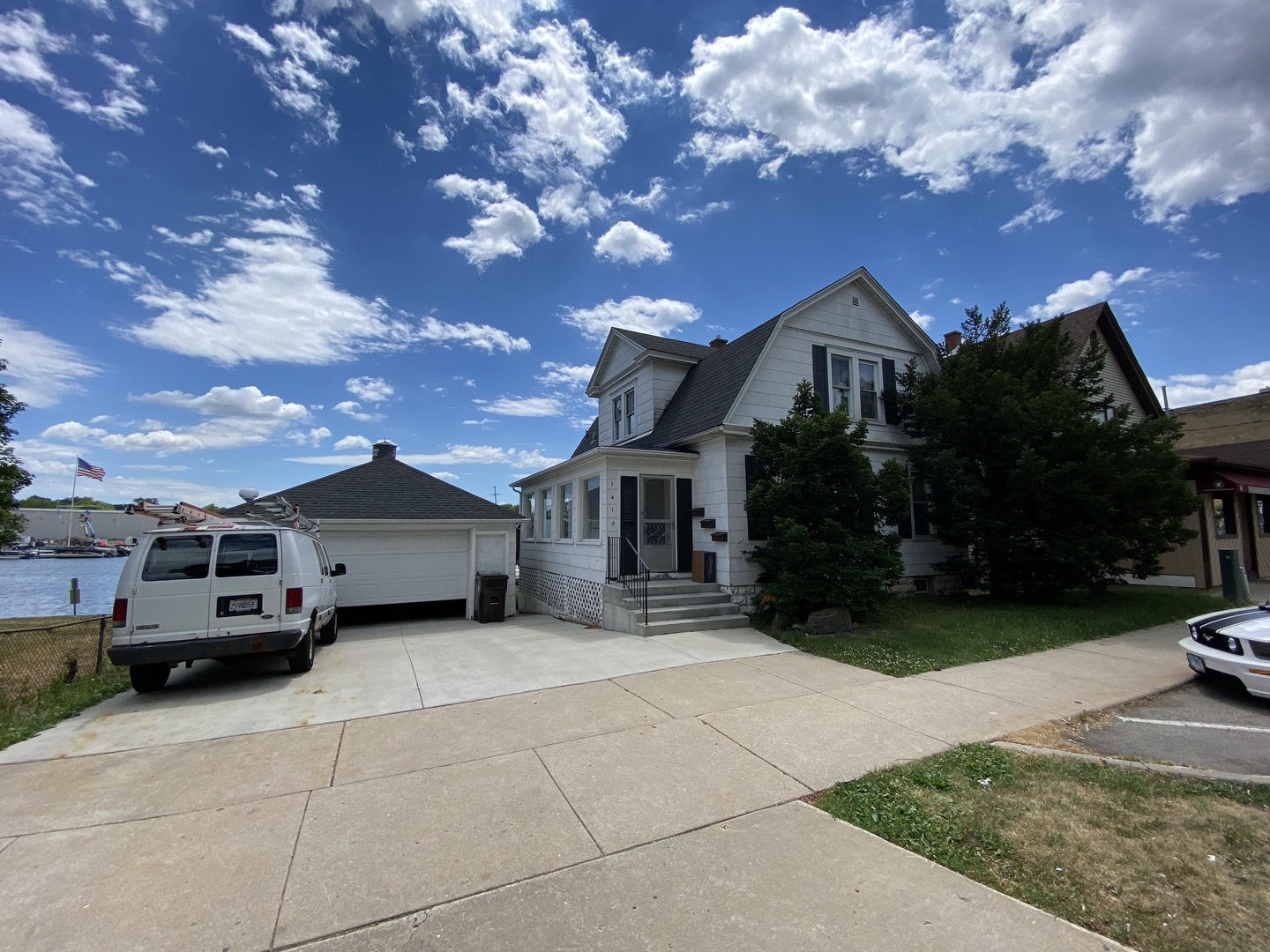 1410 Riverside Drive McHenry, IL 60050 - Photo 4 of 4 Gallery Image 4