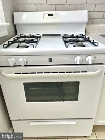$3,400 | 565 East Nelson Avenue, Alexandria, VA 22301