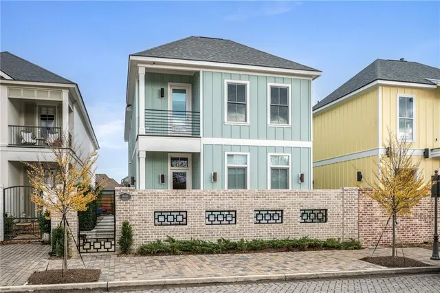 $989,000 | 560 Bocage Court, Covington, LA 70433