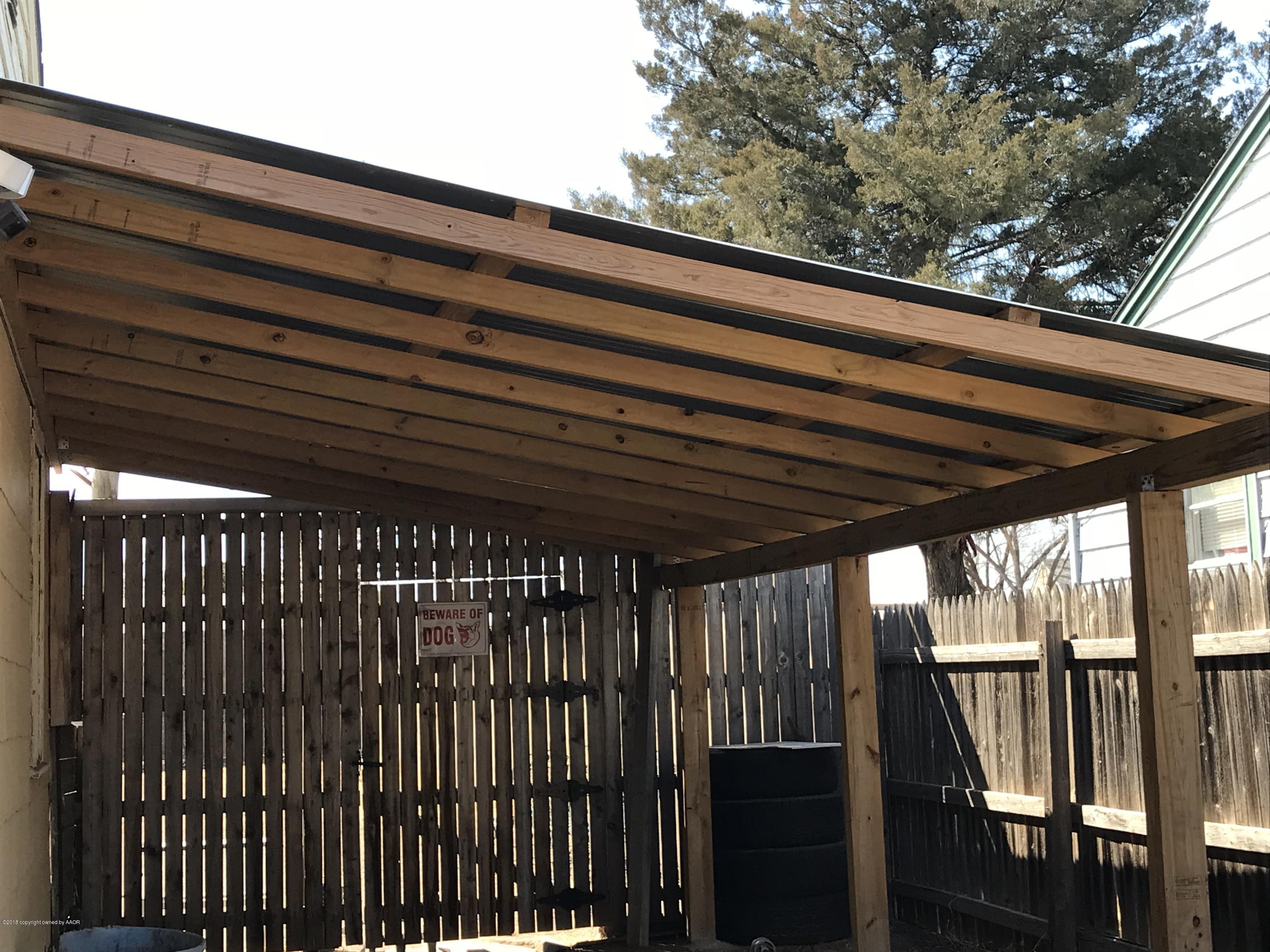 4632 Cline Road Amarillo, TX 79110 - Photo 20 of 27 a close up of a roof
