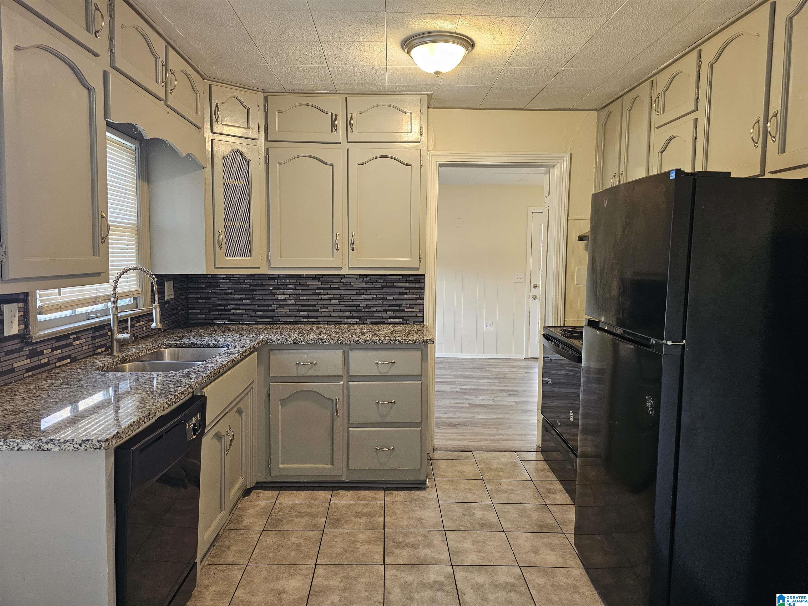 304 20th Avenue Northeast Birmingham, AL 35215 - Photo 11 of 12