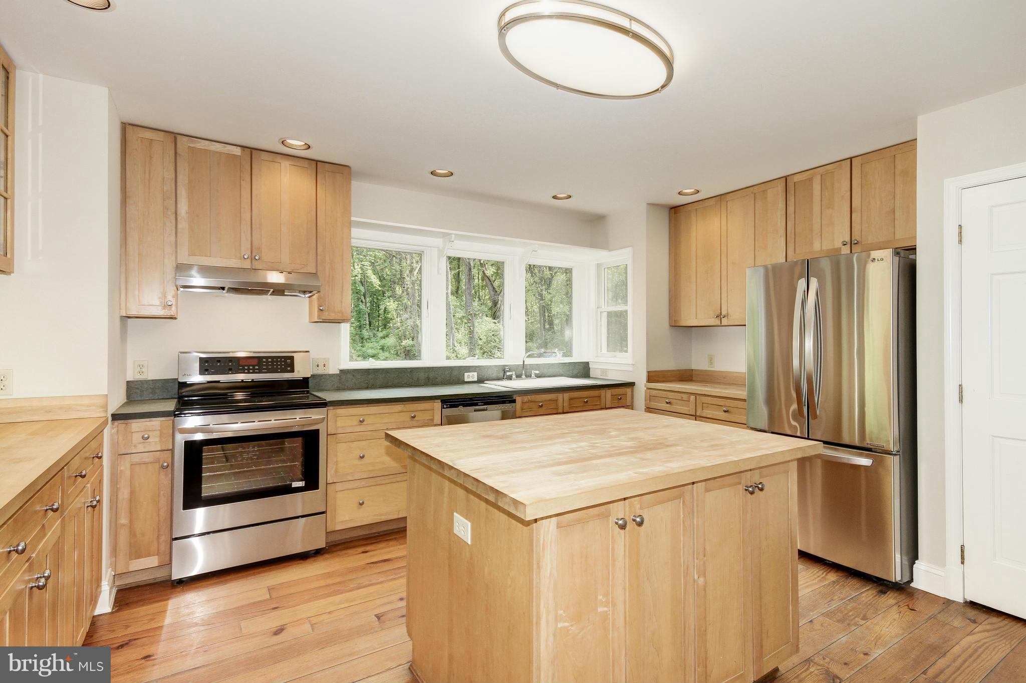 8601 Reservoir Road Fulton, MD 20759 - Photo 6 of 30 Gourmet Kitchen