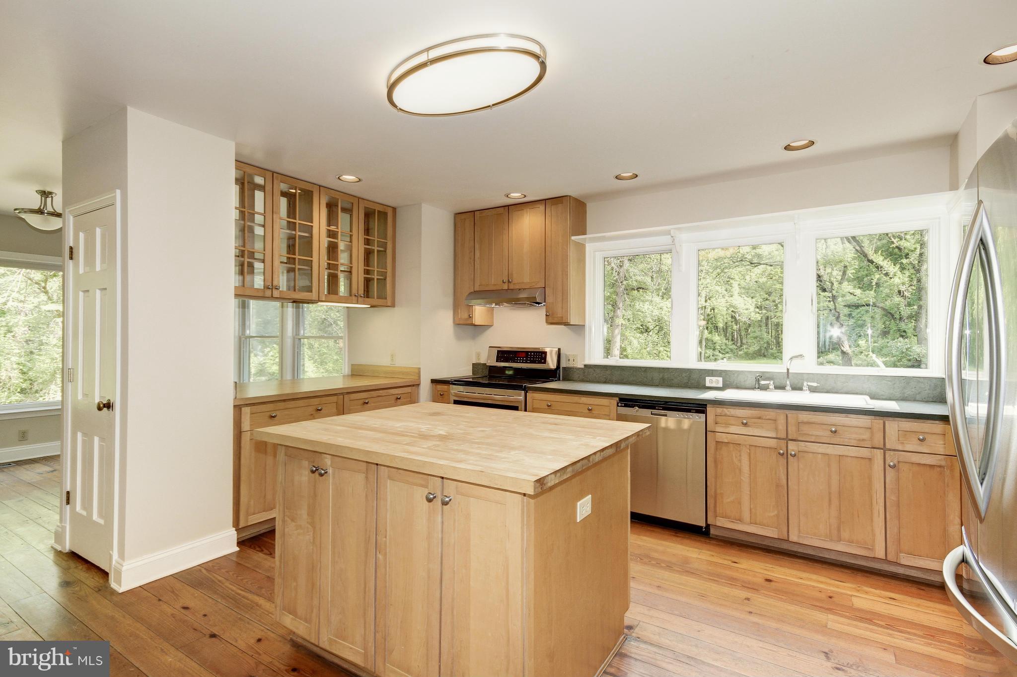 8601 Reservoir Road Fulton, MD 20759 - Photo 7 of 30 Gourmet Kitchen