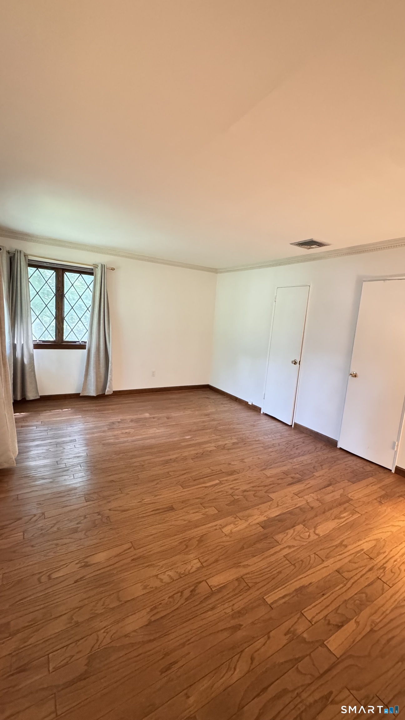 8 Midwood Road Norwalk, CT 06851 - Photo 8 of 23
