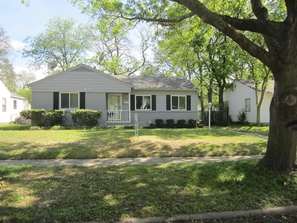 $3,250 | 3984 Park Lane, Dallas, TX 75220