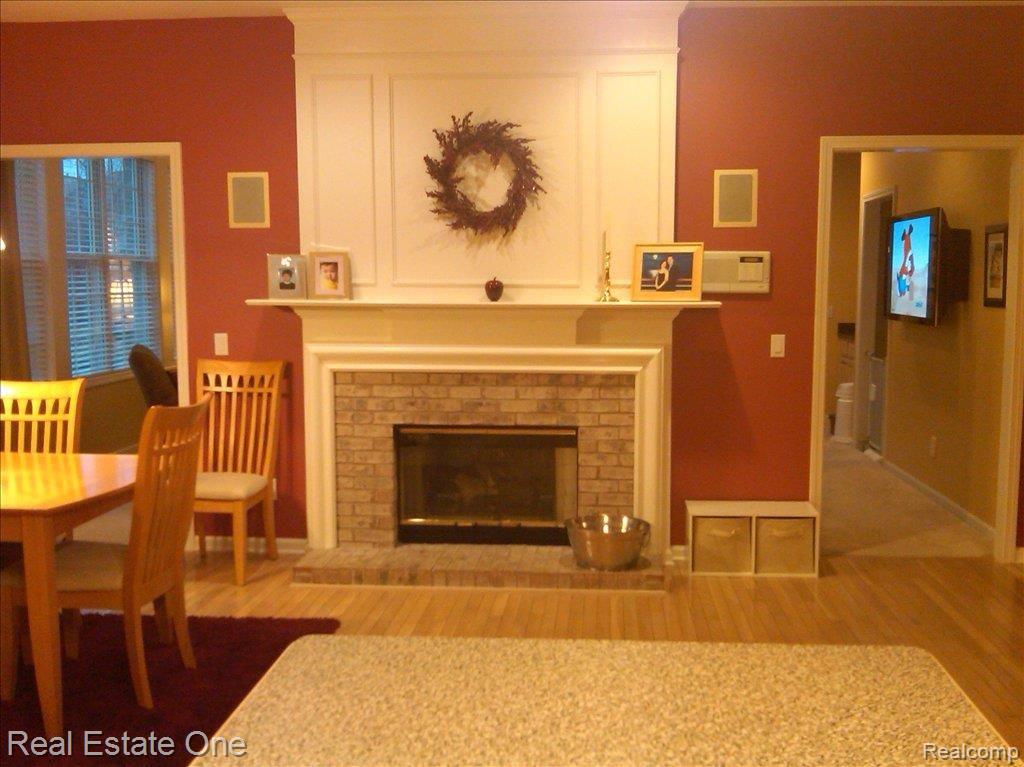 721 Loggers Circle Rochester, MI 48307 - Photo 10 of 24 Fireplace
