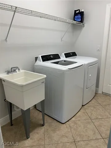 $1,900 | 3916 13th Street Southwest, Lehigh Acres, FL 33976