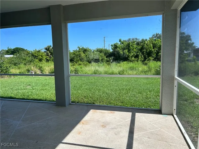 $1,900 | 3916 13th Street Southwest, Lehigh Acres, FL 33976