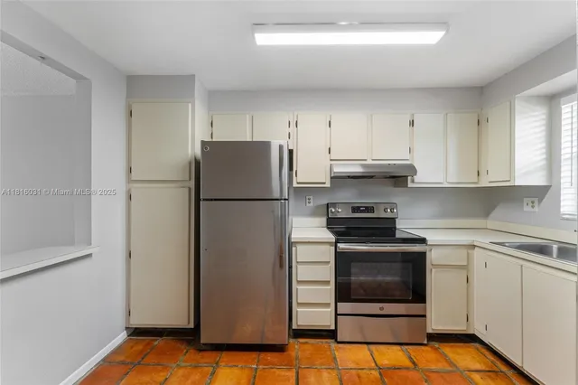 $269,000 | 3150 West Rolling Hills Circle, Unit 209, Davie, FL 33328