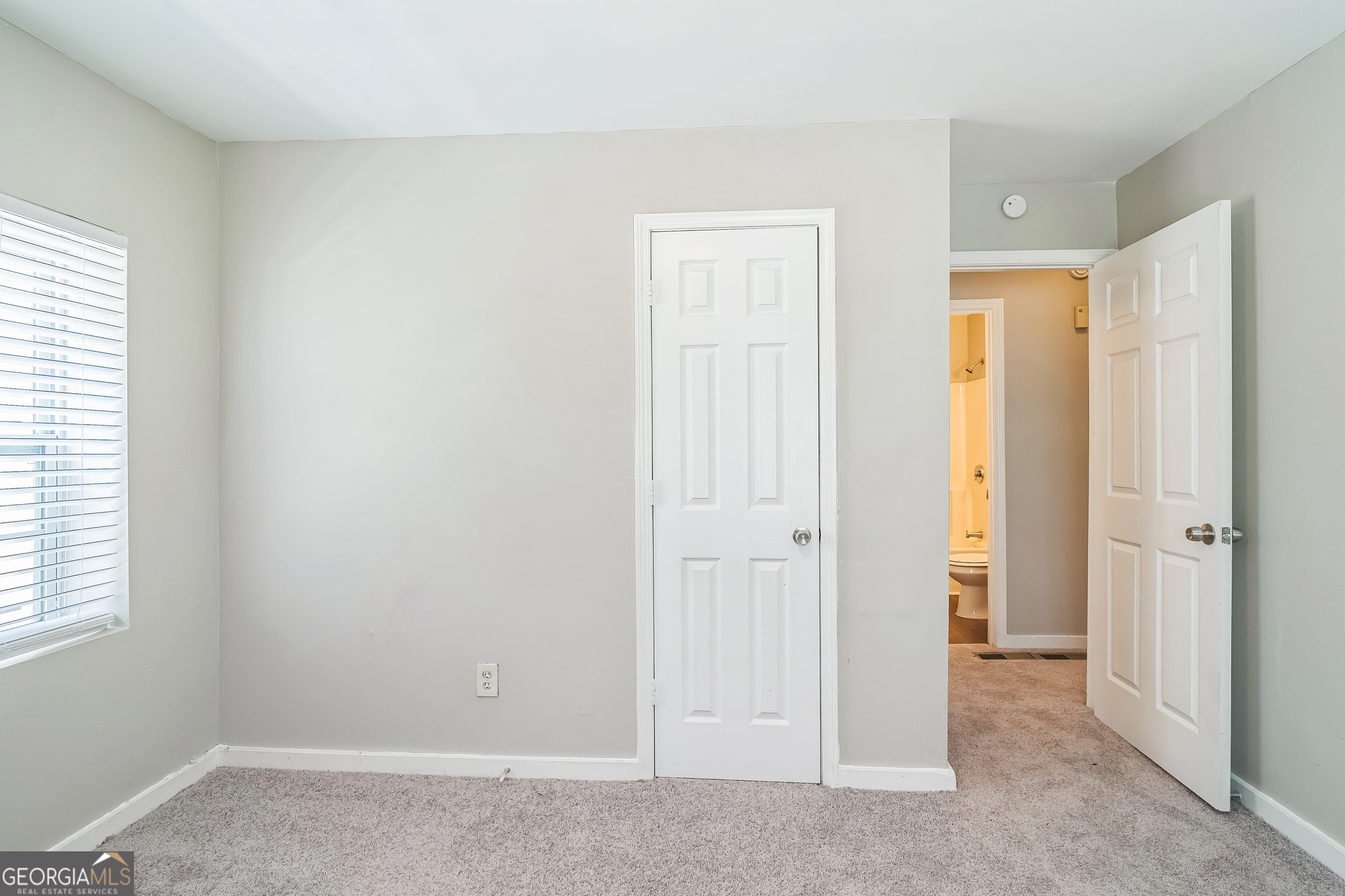 1381 Sharon Street Northwest Atlanta, GA 30314 - Photo 23 of 34 a view of an empty room