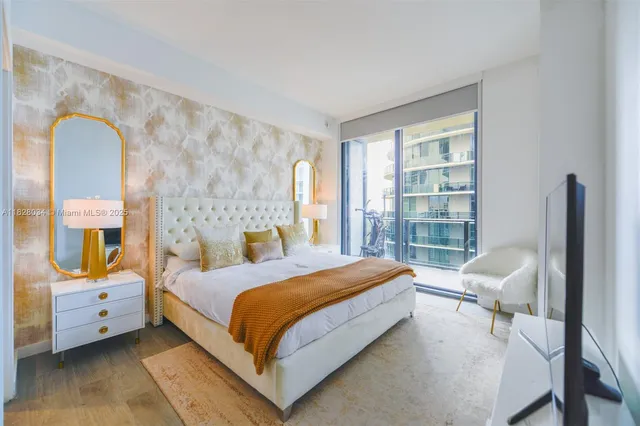 $6,900 | 45 Southwest 9th Street, Unit 4108, Miami, FL 33130