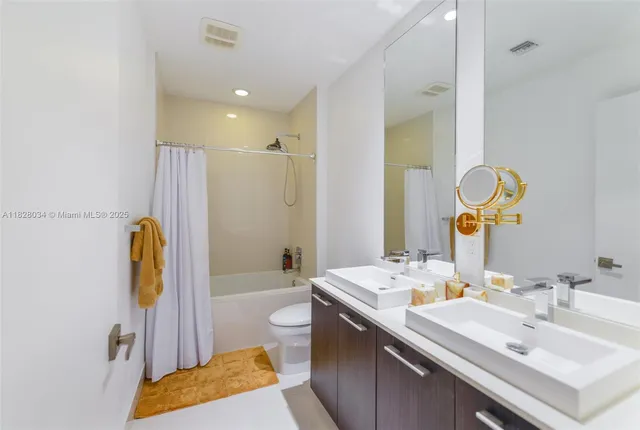 $6,900 | 45 Southwest 9th Street, Unit 4108, Miami, FL 33130