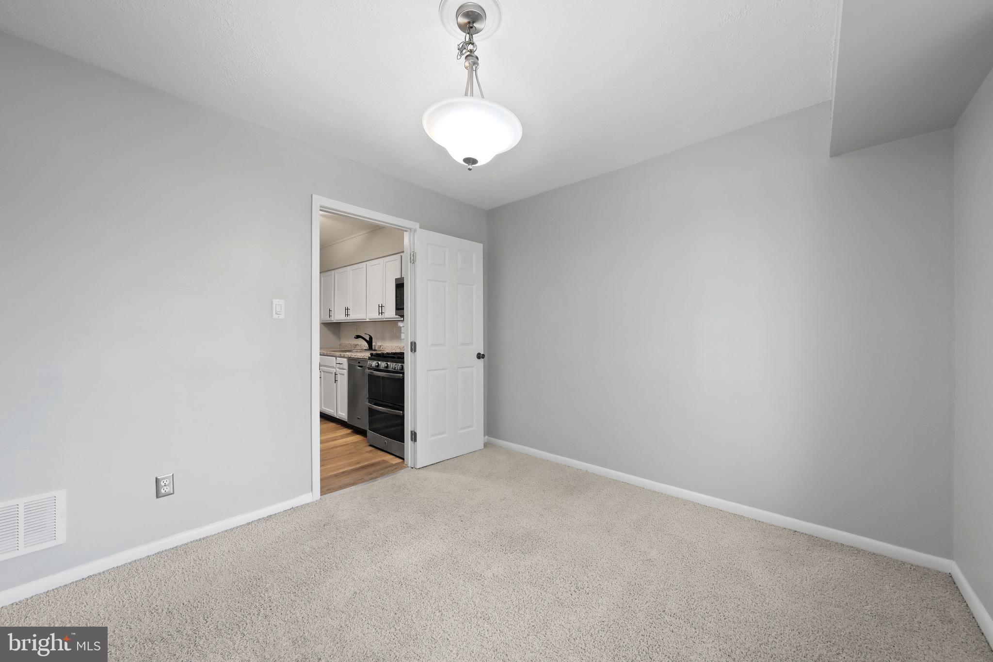 113 Echelon Road Voorhees, NJ 08043 - Photo 9 of 18