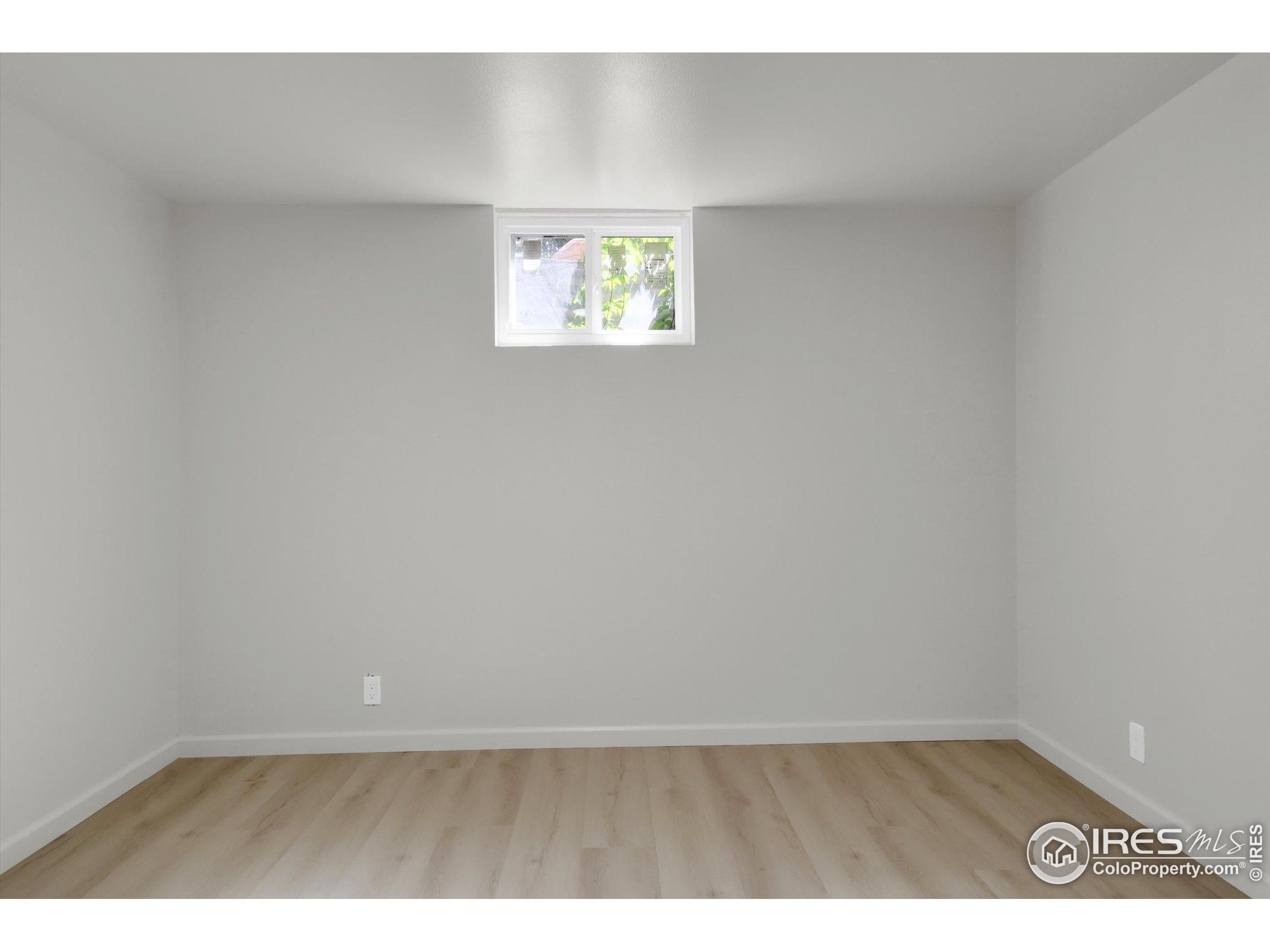 4630 Macky Way Boulder, CO 80305 - Photo 26 of 40 a view of an empty room and window