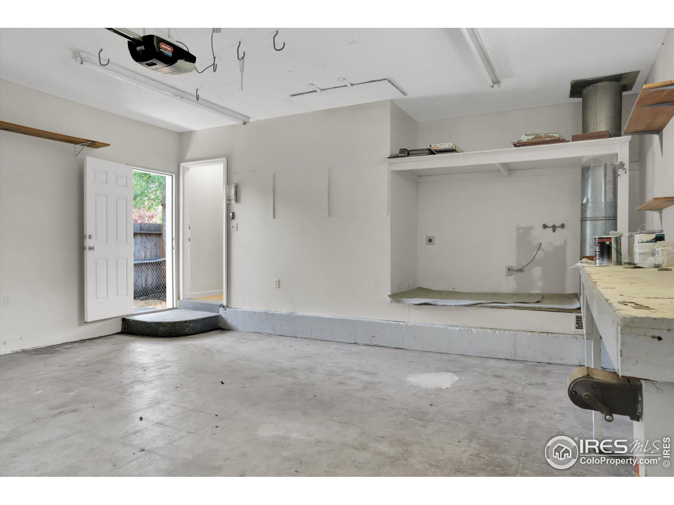 4630 Macky Way Boulder, CO 80305 - Photo 35 of 40 a view of an empty room