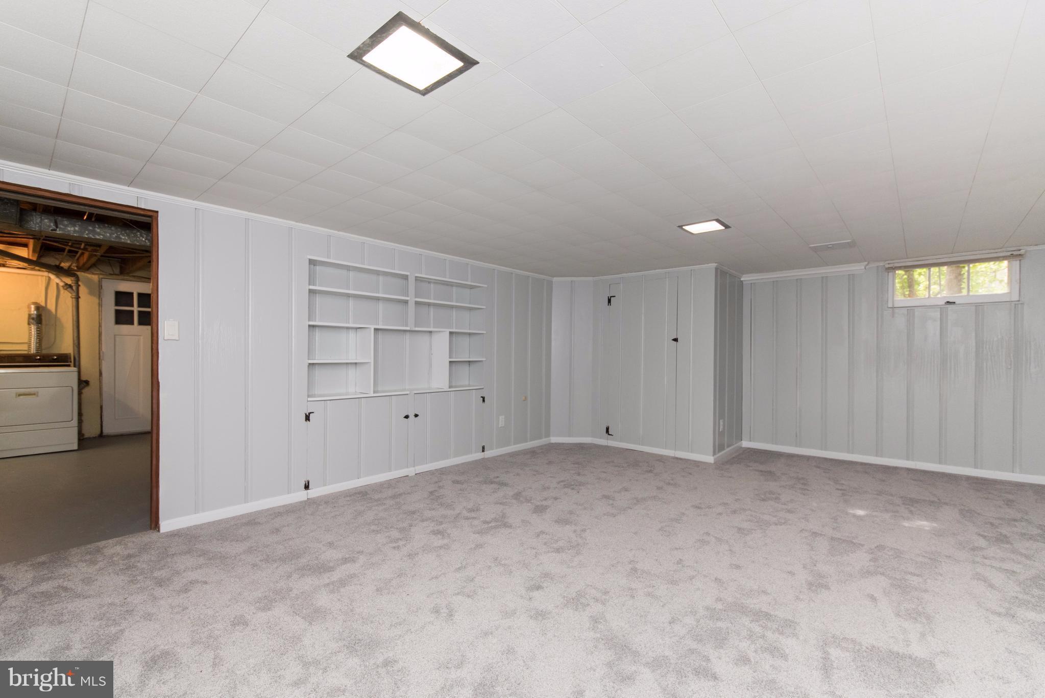 1906 Glen Ridge Road Towson, MD 21286 - Photo 23 of 30 an empty room with closet area