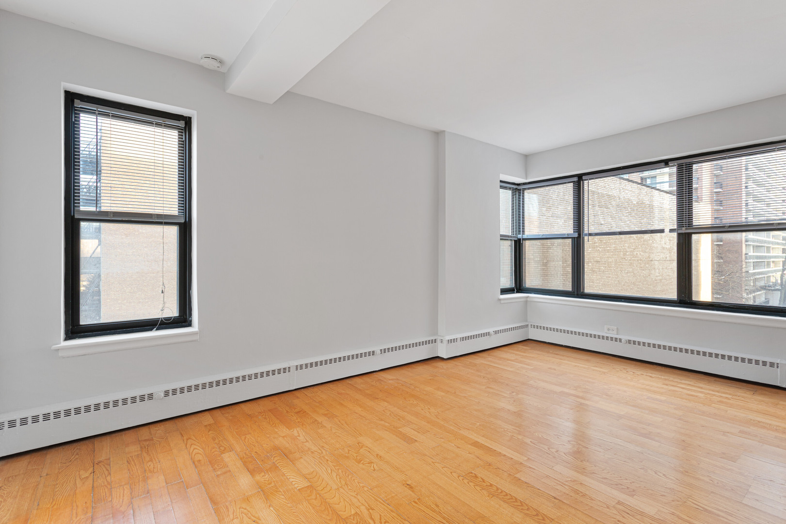 5858 North Sheridan Road, Unit 407 Chicago, IL 60660 - Photo 3 of 16